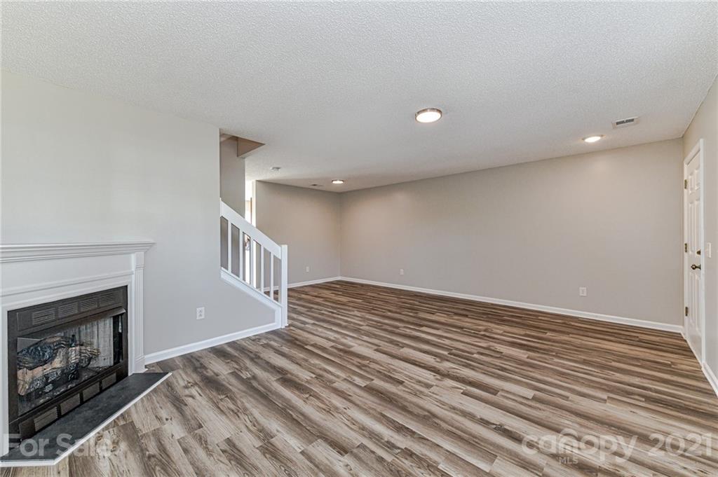 10556 Broken Branch Road Charlotte, NC 28213 - Photo 8 of 32 Gallery Image 8