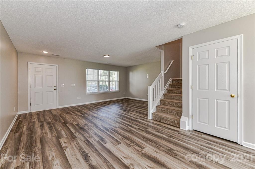 10556 Broken Branch Road Charlotte, NC 28213 - Photo 10 of 32 Gallery Image 10