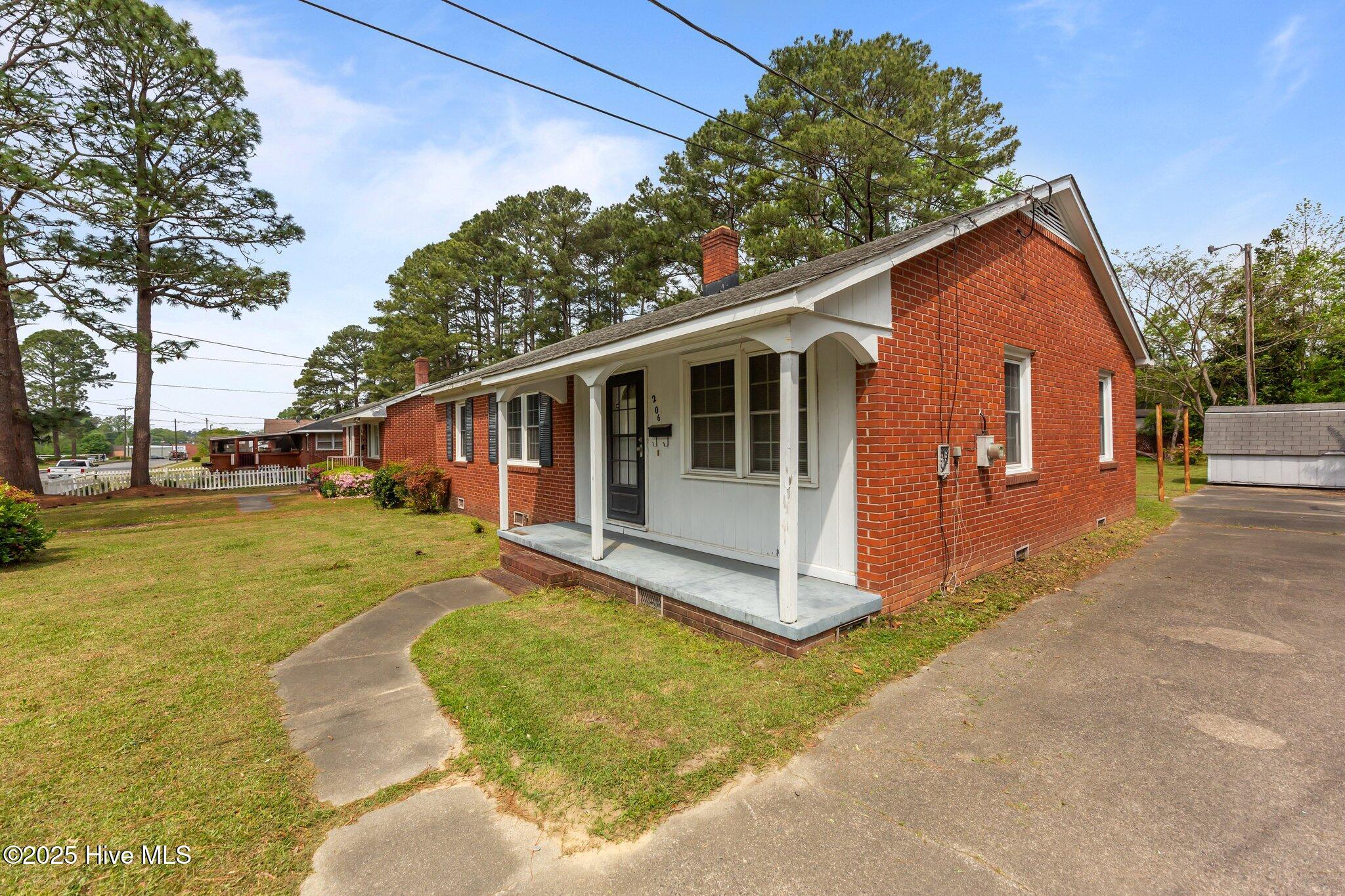 206 Pierce Road Kinston, NC 28501 - Photo 49 of 50 East Side of house