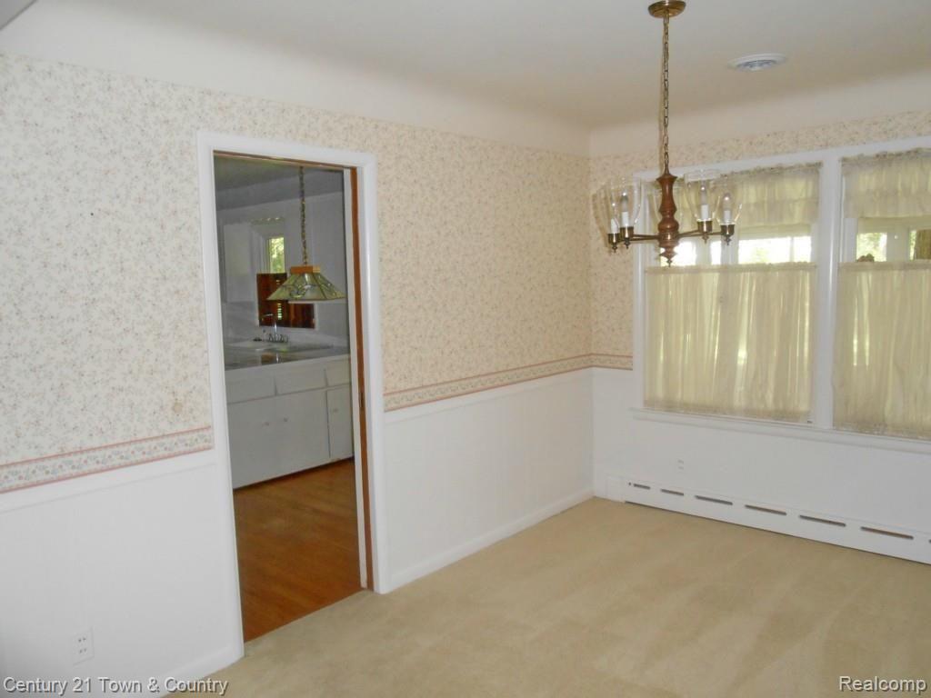 2926 Hillendale Drive Rochester, MI 48309 - Photo 9 of 31 Din Rm 2.jpg