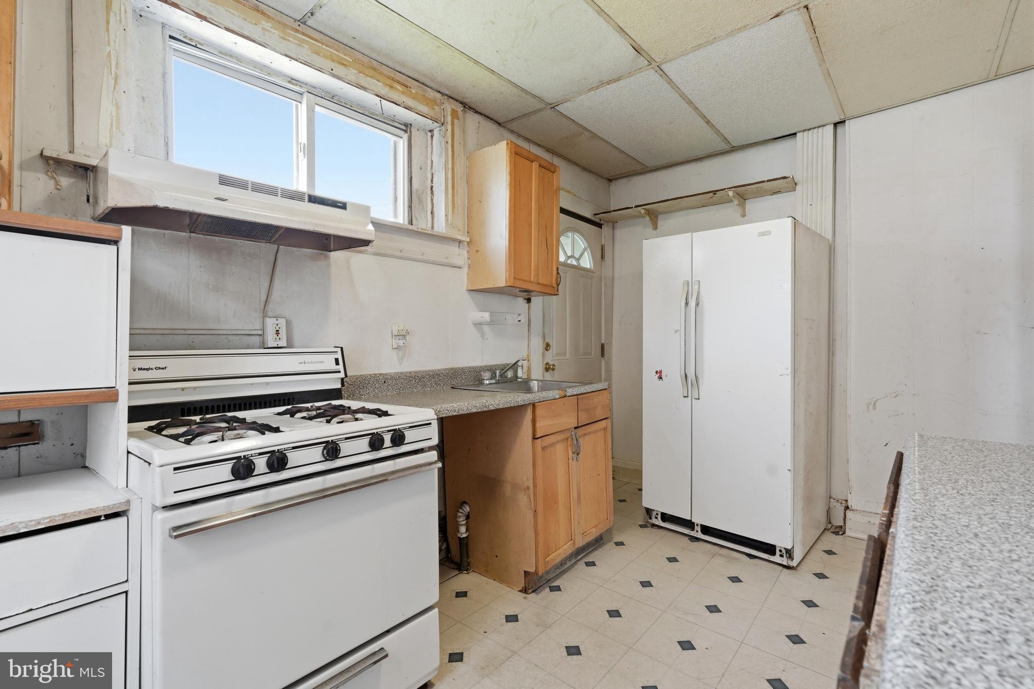 652 Manor Road Beverly, NJ 08010 - Photo 10 of 29