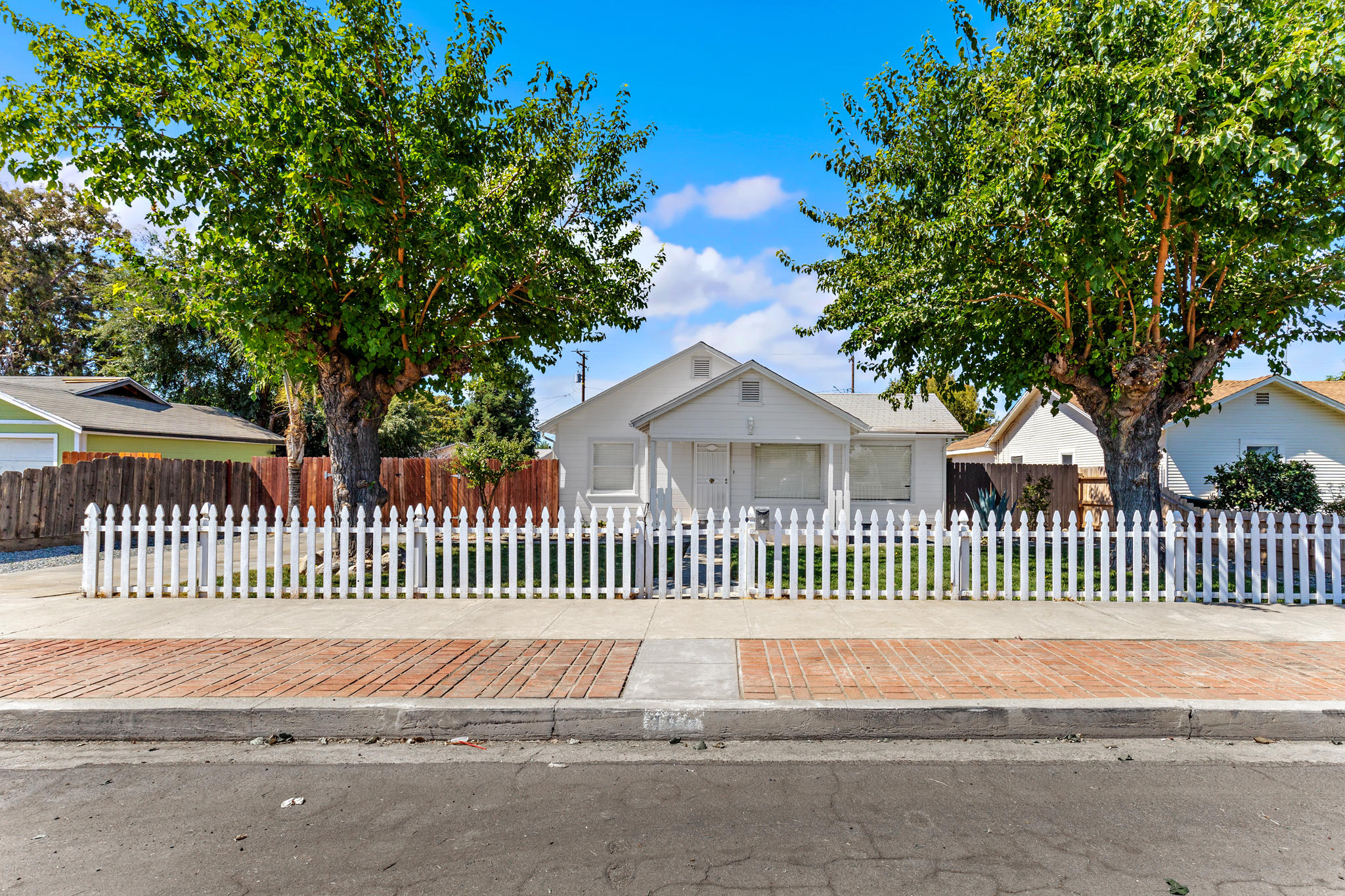 380 South Filbert Road Exeter, CA 93221 - Photo 4 of 27 SFilbert01