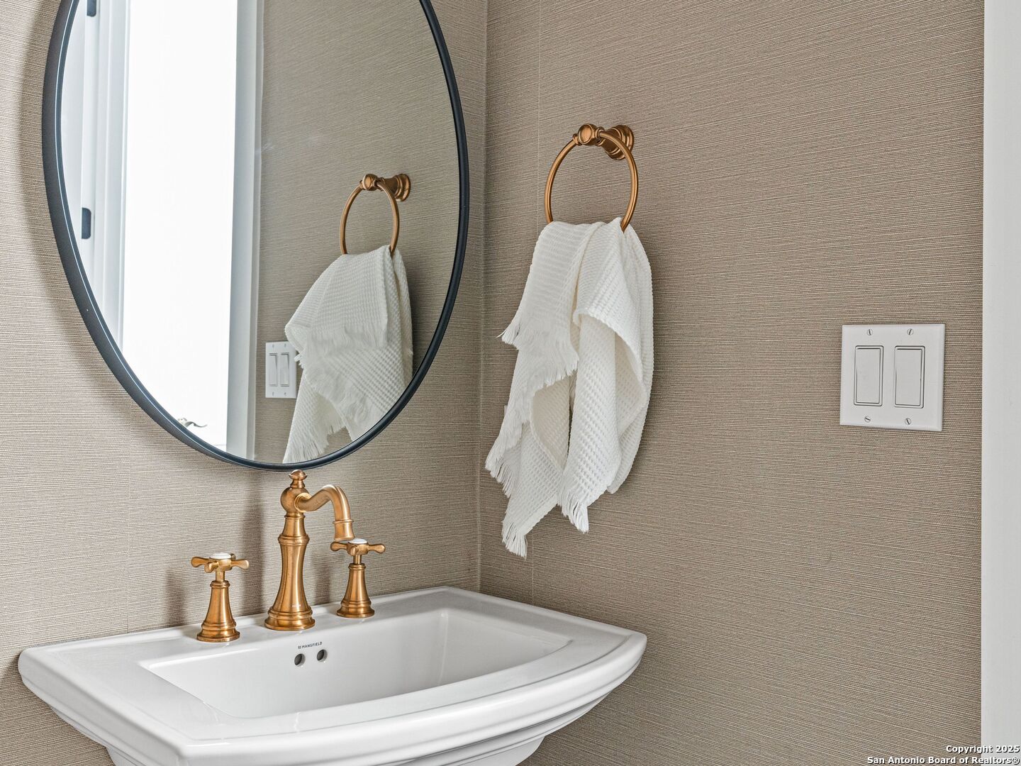 862 Grape Creek Road Fredericksburg, TX 78624 - Photo 29 of 90 a bathroom with a sink and a mirror