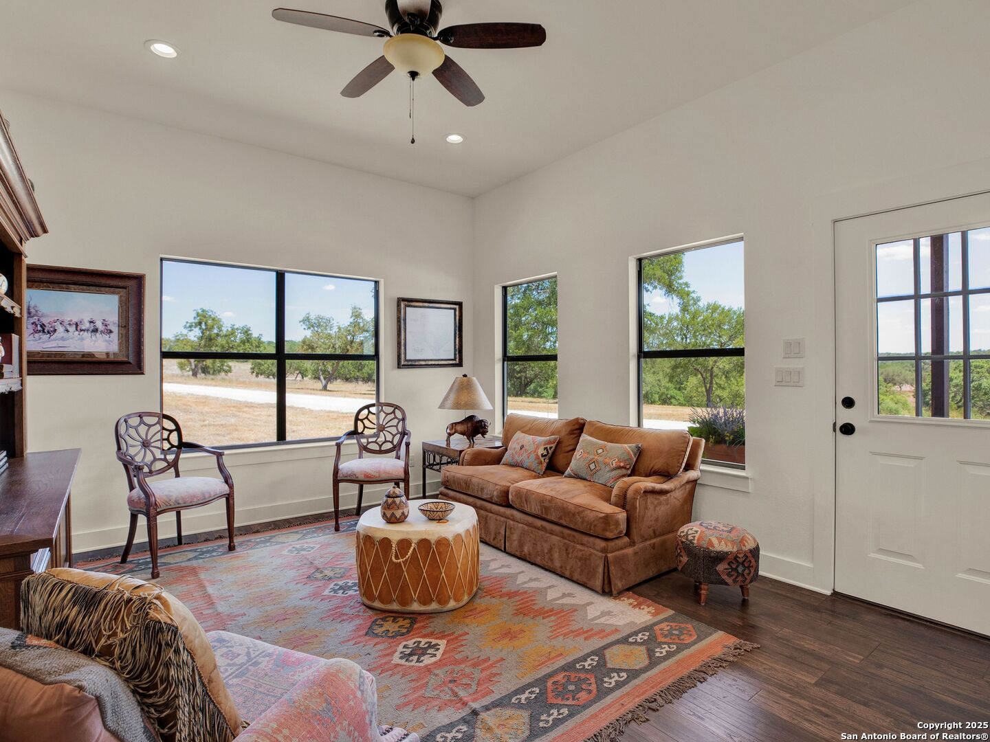 862 Grape Creek Road Fredericksburg, TX 78624 - Photo 86 of 90 a living room with furniture and a large window
