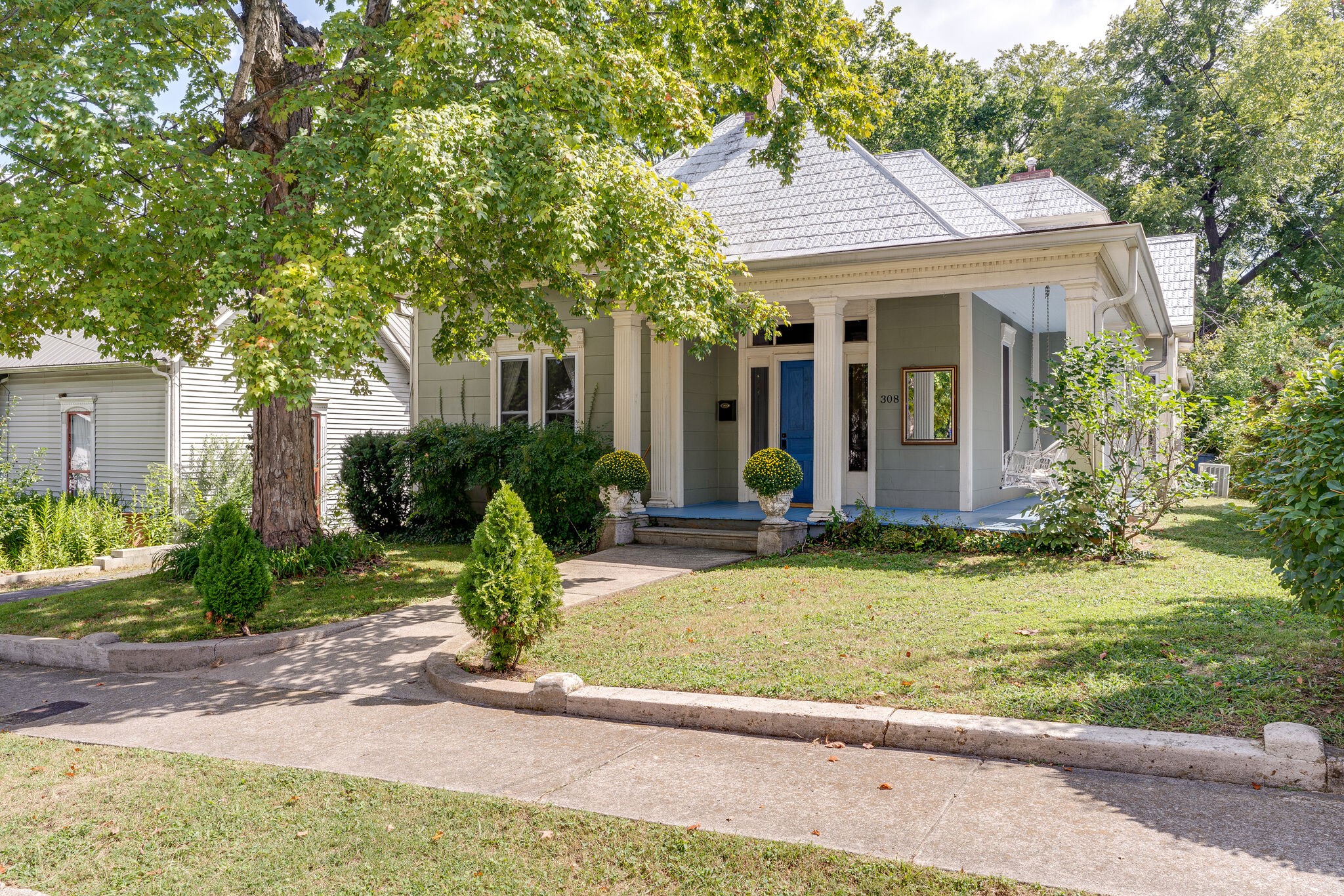 308 North Oak Street Springfield, TN 37172 - Photo 1 of 40 Gallery Image 1