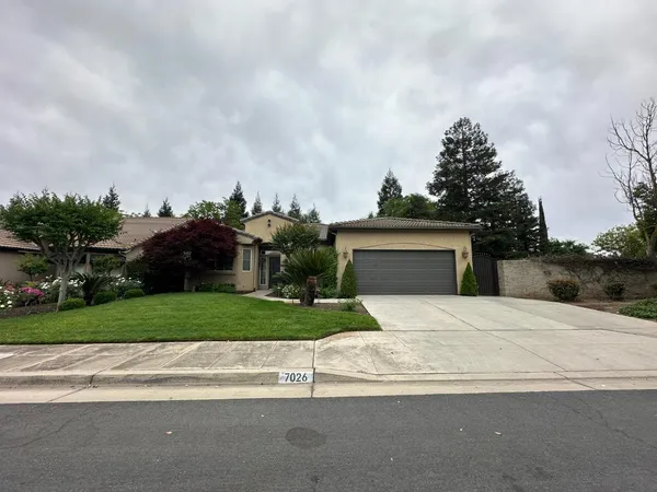 $2,600 | 7026 North Warren Avenue, Fresno, CA 93711
