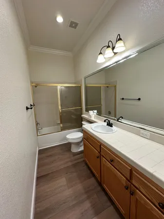 $2,600 | 7026 North Warren Avenue, Fresno, CA 93711