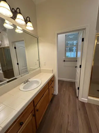 $2,600 | 7026 North Warren Avenue, Fresno, CA 93711