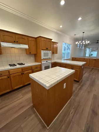 $2,600 | 7026 North Warren Avenue, Fresno, CA 93711