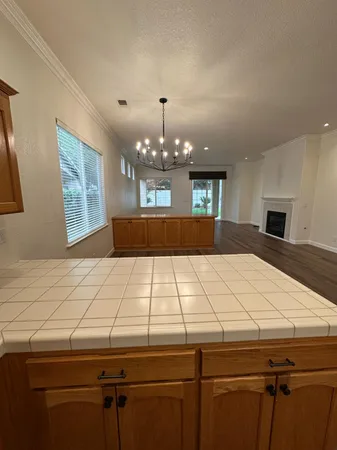 $2,600 | 7026 North Warren Avenue, Fresno, CA 93711