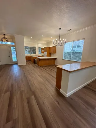 $2,600 | 7026 North Warren Avenue, Fresno, CA 93711