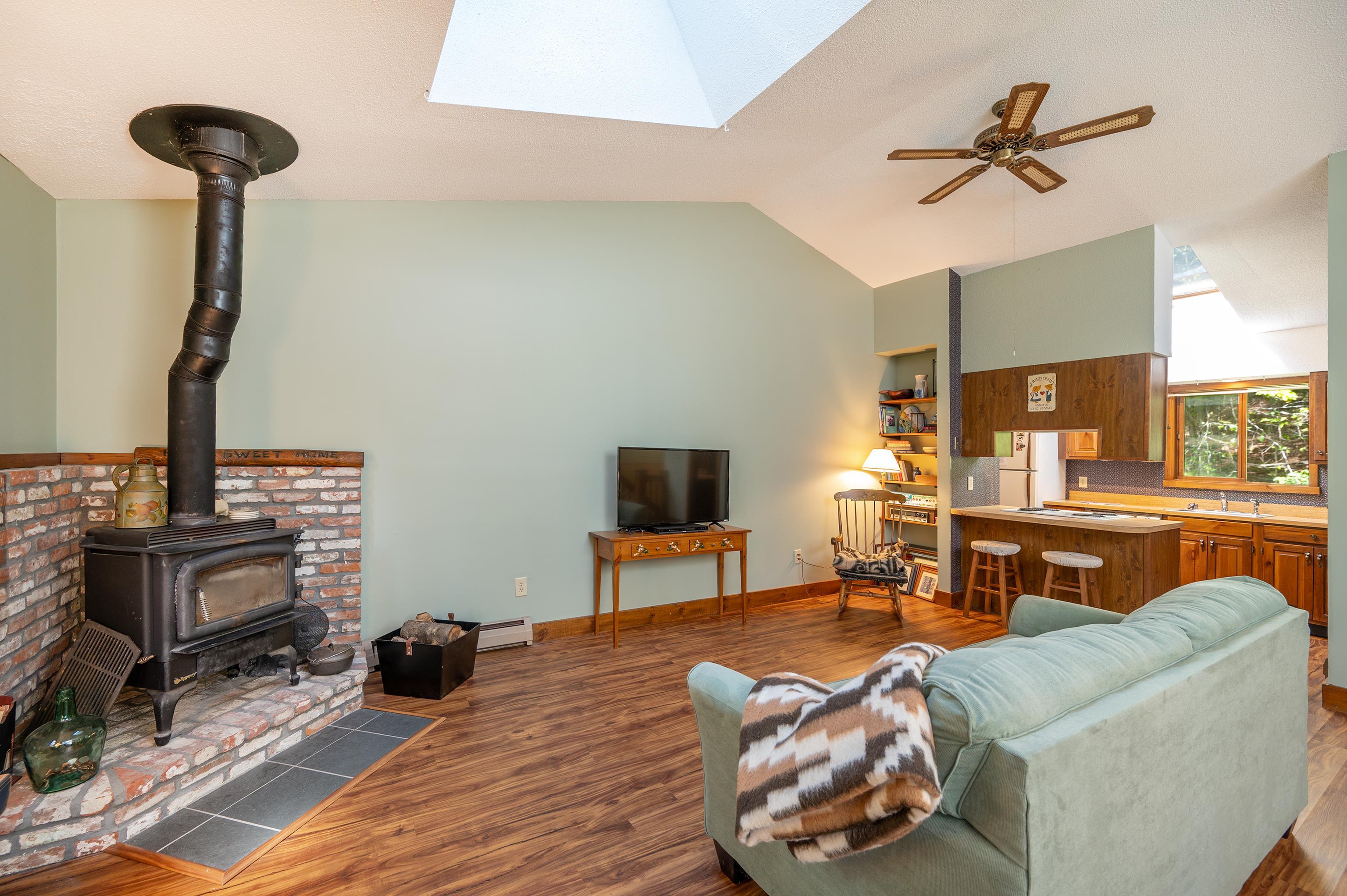 253 Old Quechee Road, Unit 6D Hartford, VT 05059 - Photo 6 of 33