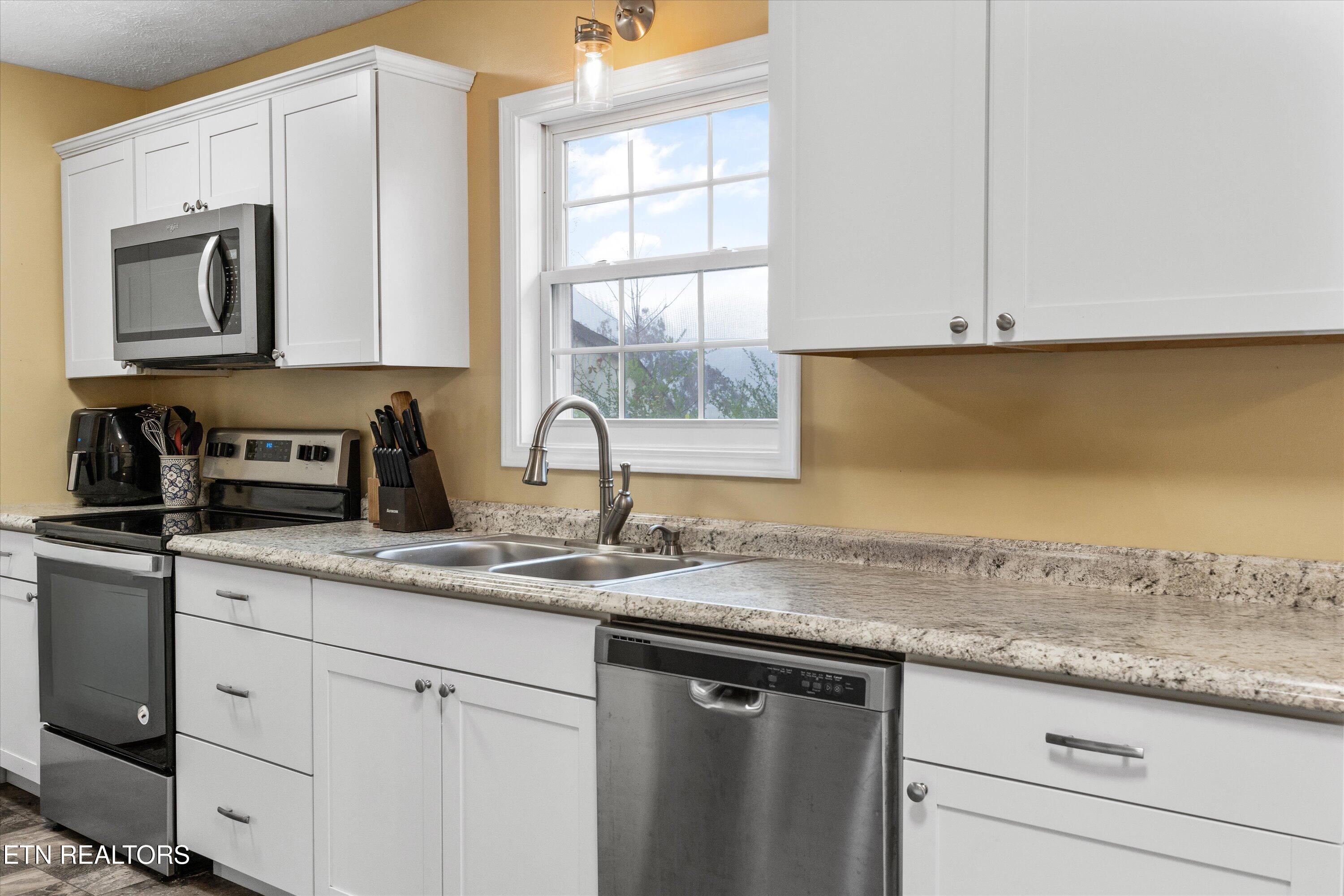 1909 Lawnville Road Kingston, TN 37763 - Photo 9 of 28 11-1909 Lawnville Rd07