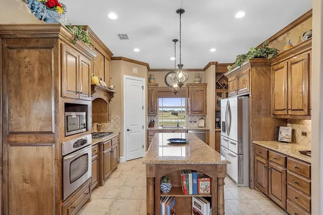 $849,000 | 1299 Shadow Lakes Drive, Wills Point, TX 75169