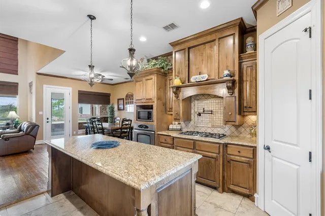 $849,000 | 1299 Shadow Lakes Drive, Wills Point, TX 75169