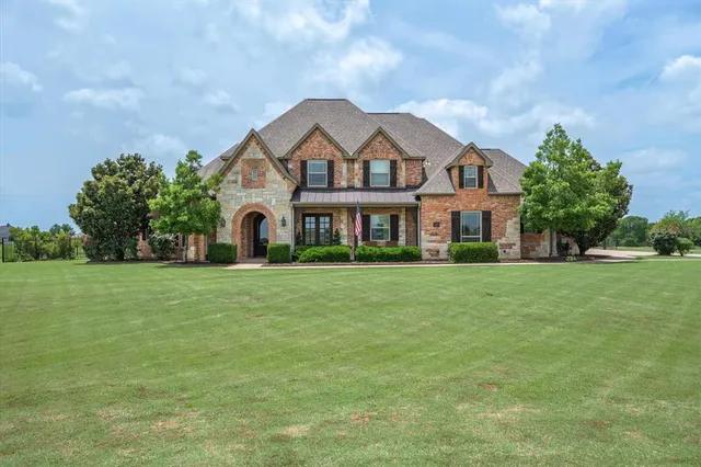 $849,000 | 1299 Shadow Lakes Drive, Wills Point, TX 75169