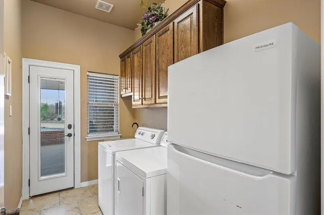 $849,000 | 1299 Shadow Lakes Drive, Wills Point, TX 75169