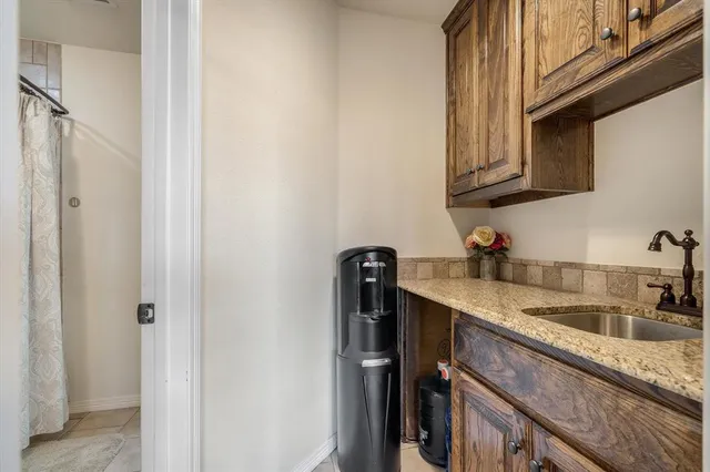 $849,000 | 1299 Shadow Lakes Drive, Wills Point, TX 75169