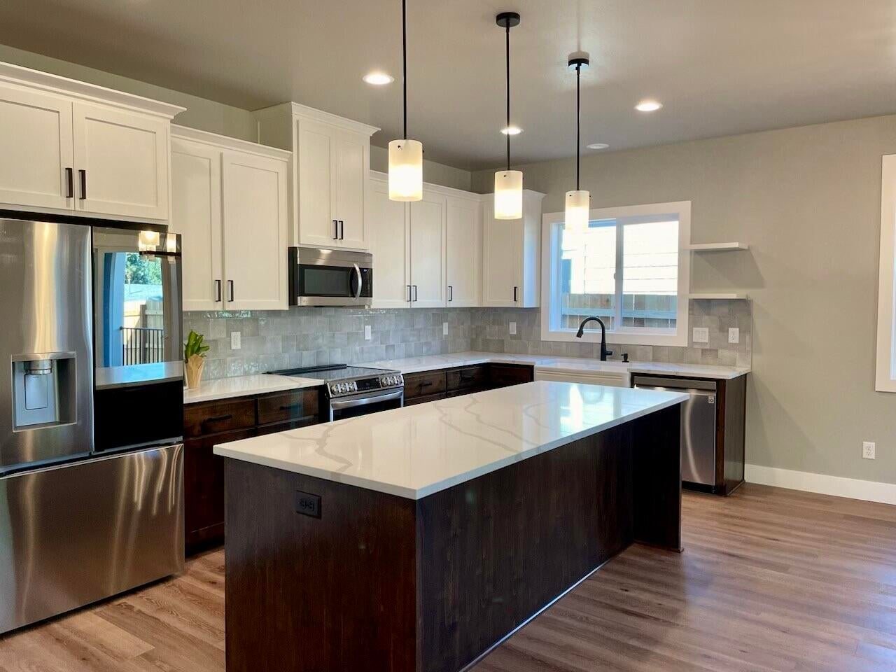 347 Randy Street Ashland, OR 97520 - Photo 11 of 36 Kitchen