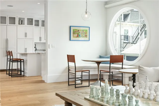 $10,000 | 15 High Street, Newport, RI 02840