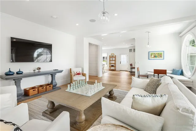 $10,000 | 15 High Street, Newport, RI 02840