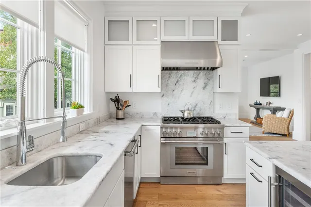 $10,000 | 15 High Street, Newport, RI 02840