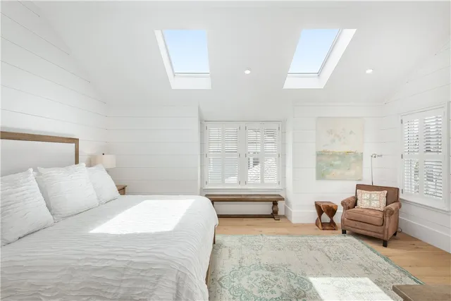 $10,000 | 15 High Street, Newport, RI 02840