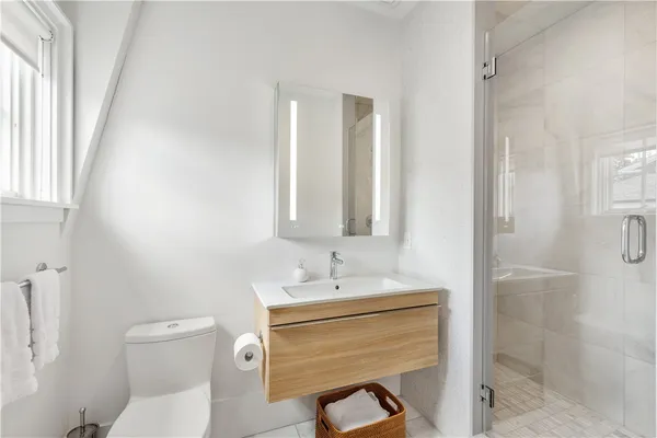 $10,000 | 15 High Street, Newport, RI 02840