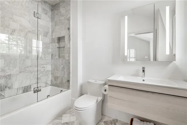 $10,000 | 15 High Street, Newport, RI 02840