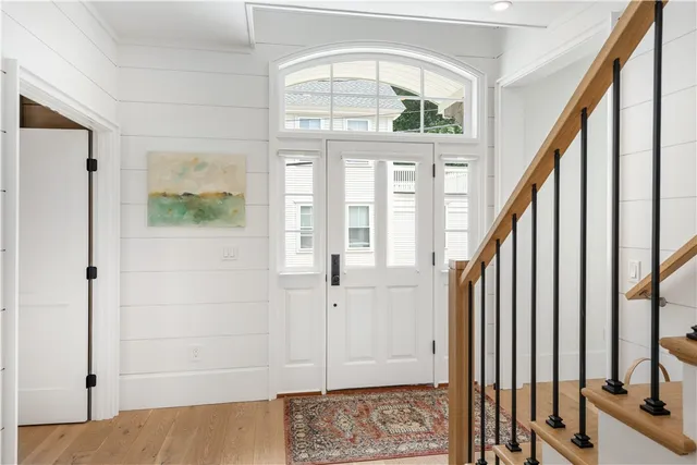 $10,000 | 15 High Street, Newport, RI 02840