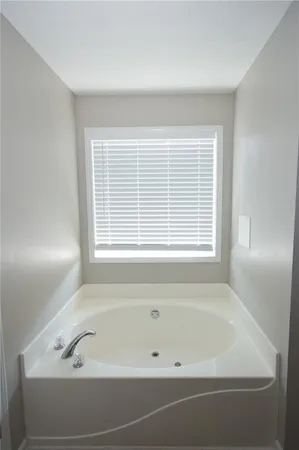 $2,800 | 3292 Shady Valley Court Southwest, Loganville, GA 30052