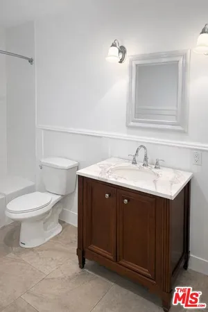 $5,200 | 7013 Andasol Avenue, Van Nuys, CA 91406