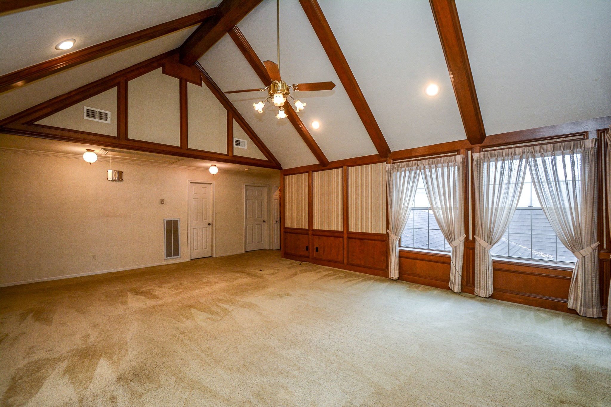 16010 Mickleham Drive Spring, TX 77379 - Photo 5 of 23 Large space to entertain family and friends.