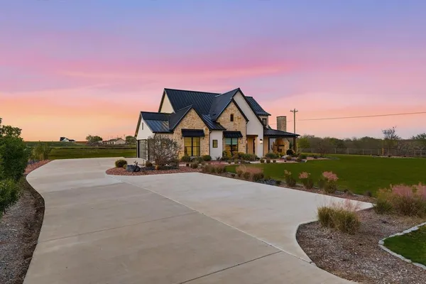 $1,050,000 | 122 Ozro Road, Venus, TX 76084