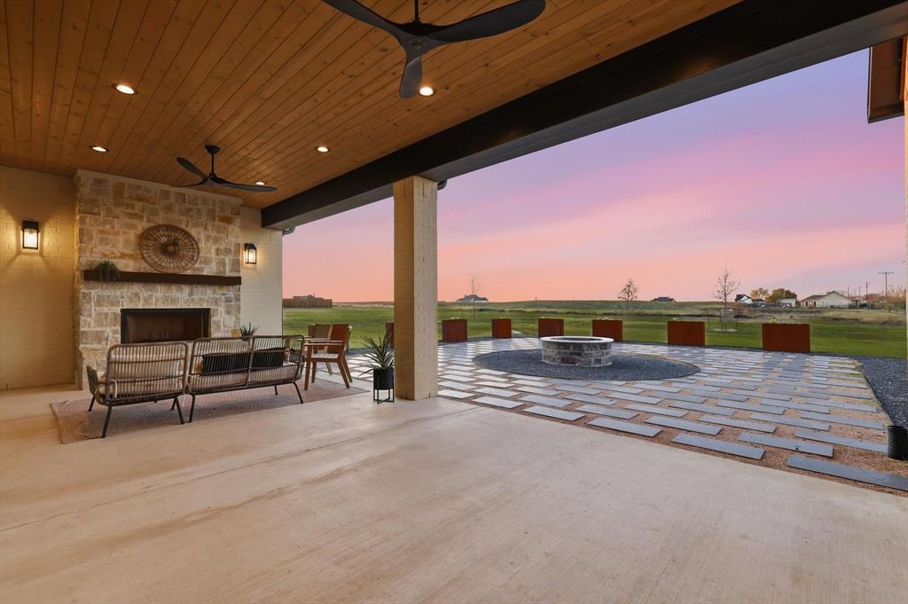 122 Ozro Road Venus, TX 76084 - Photo 3 of 40