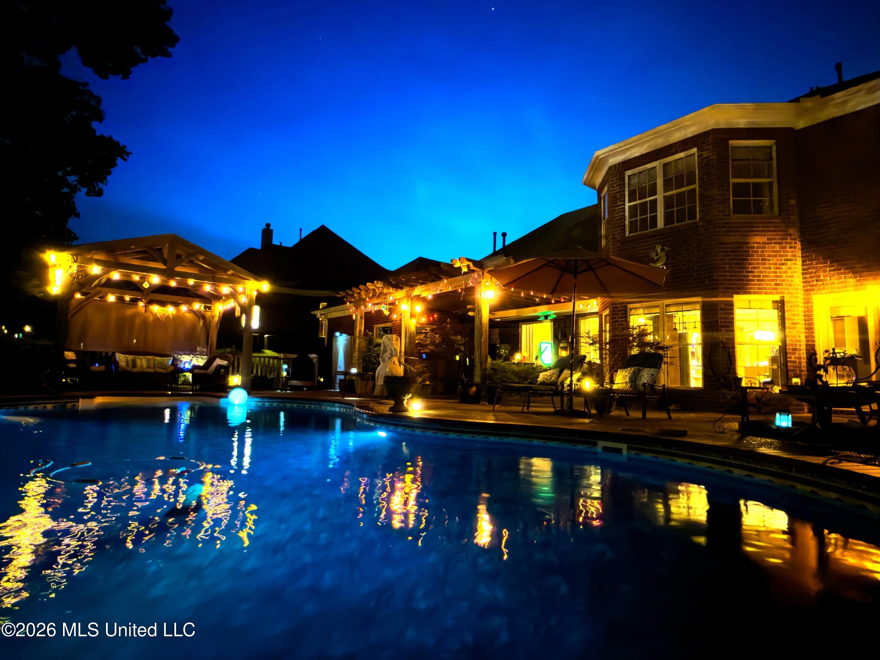 2635 College Road Southaven, MS 38672 - Photo 39 of 44 Pool - evening