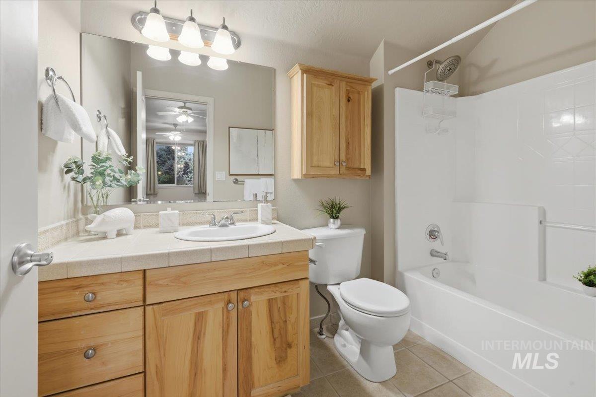 3769 North Quenzer Way Meridian, ID 83646 - Photo 24 of 36