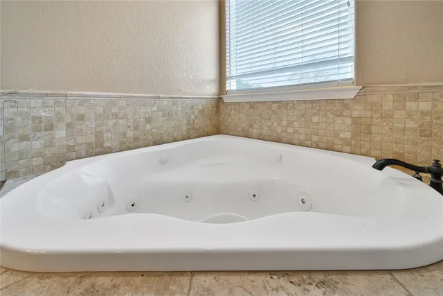 $685,000 | 22 O'Bannon Ranch Road, Huntsville, TX 77320