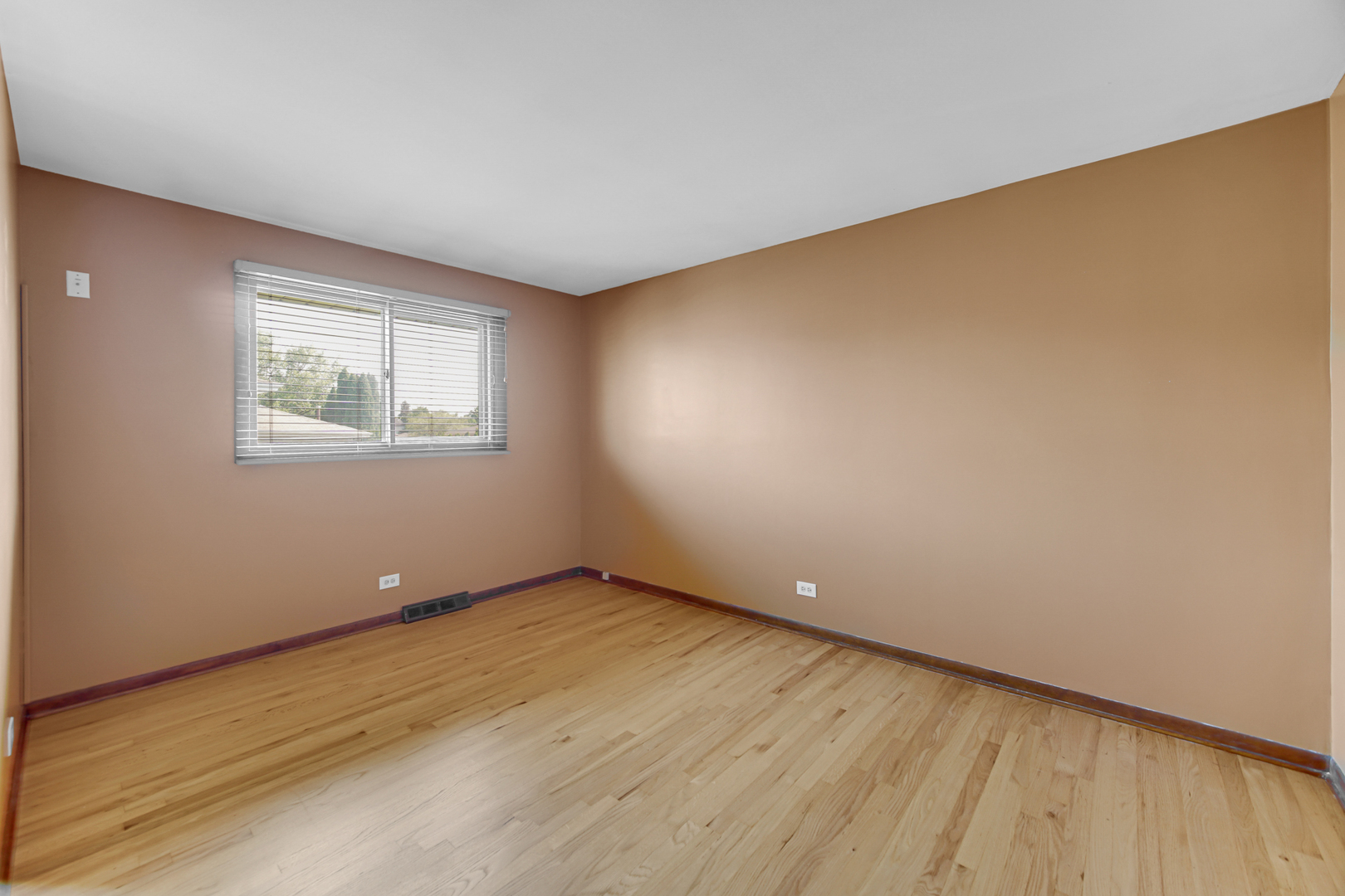2042 West Spring Ridge Drive Arlington Heights, IL 60004 - Photo 12 of 25