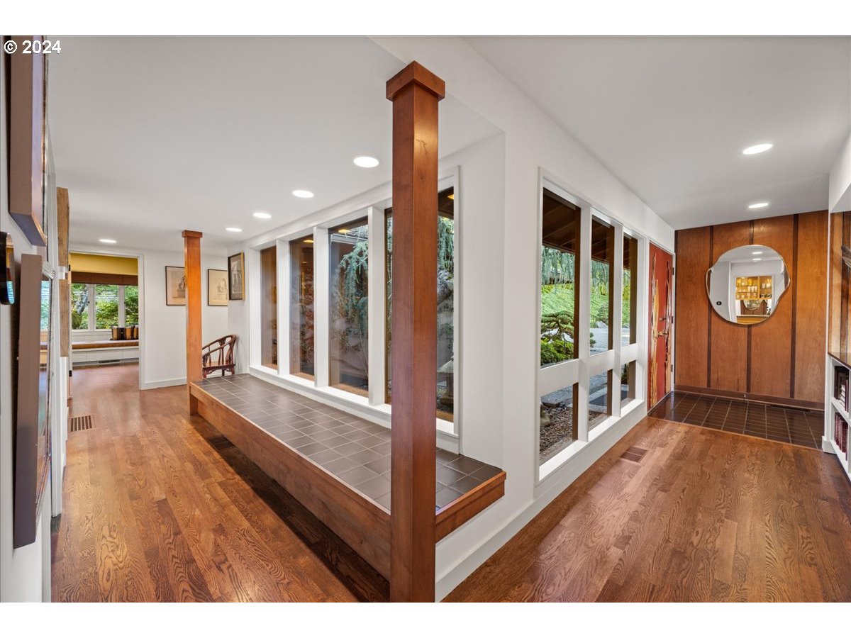 1871 South Palatine Hill Road Portland, OR 97219 - Photo 13 of 48 Gallery Image 13