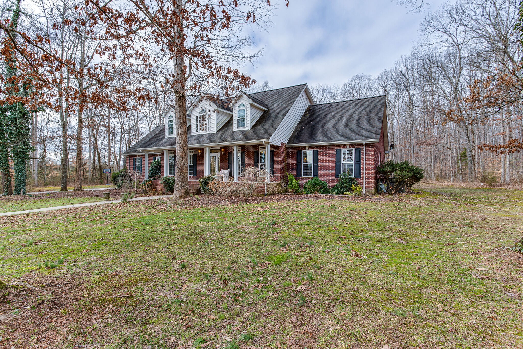 918 Urban Farms Road Manchester, TN 37355 - Photo 3 of 63 a front view of a house with a yard