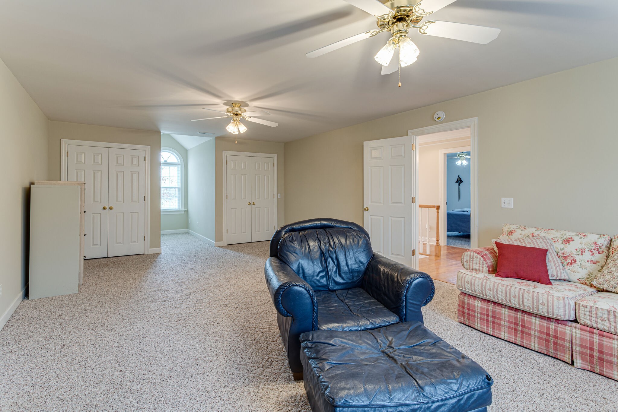 918 Urban Farms Road Manchester, TN 37355 - Photo 36 of 63 a living room with furniture and a chandelier