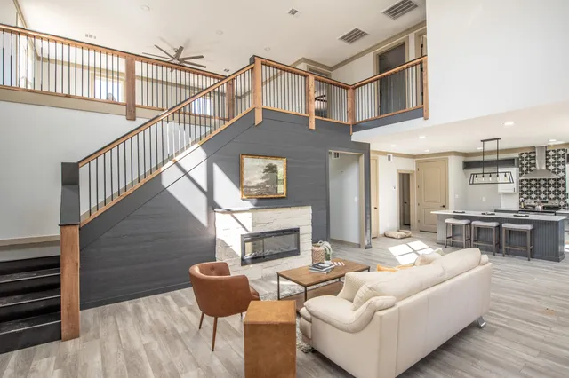 $575,000 | 103 Whispering Oaks Drive, Somerville, TX 77879