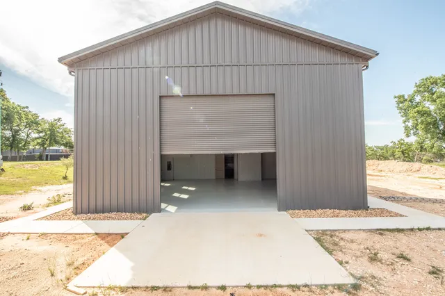 $575,000 | 103 Whispering Oaks Drive, Somerville, TX 77879