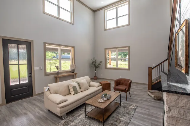 $575,000 | 103 Whispering Oaks Drive, Somerville, TX 77879