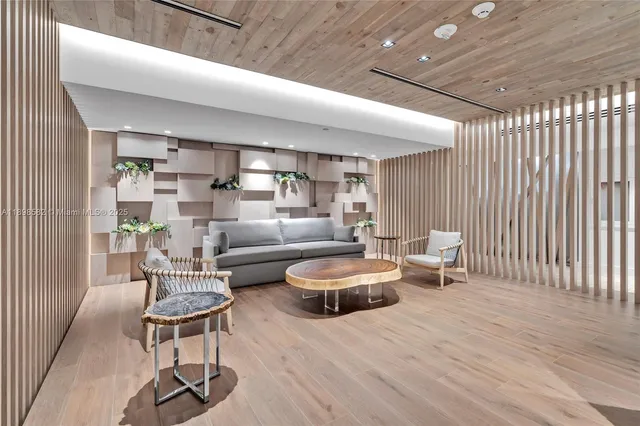 $4,500 | 2301 Collins Avenue, Unit 1543, Miami Beach, FL 33139