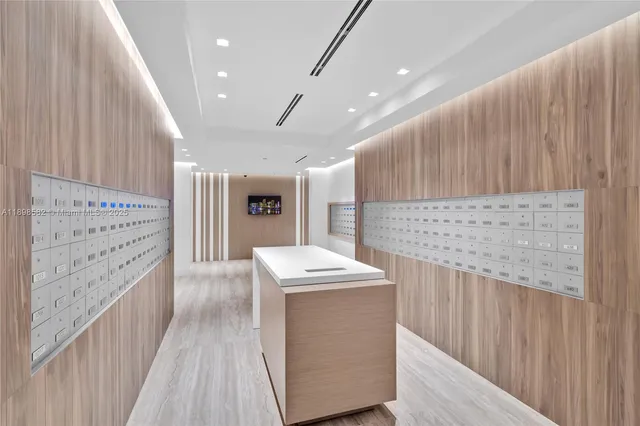 $4,500 | 2301 Collins Avenue, Unit 1543, Miami Beach, FL 33139