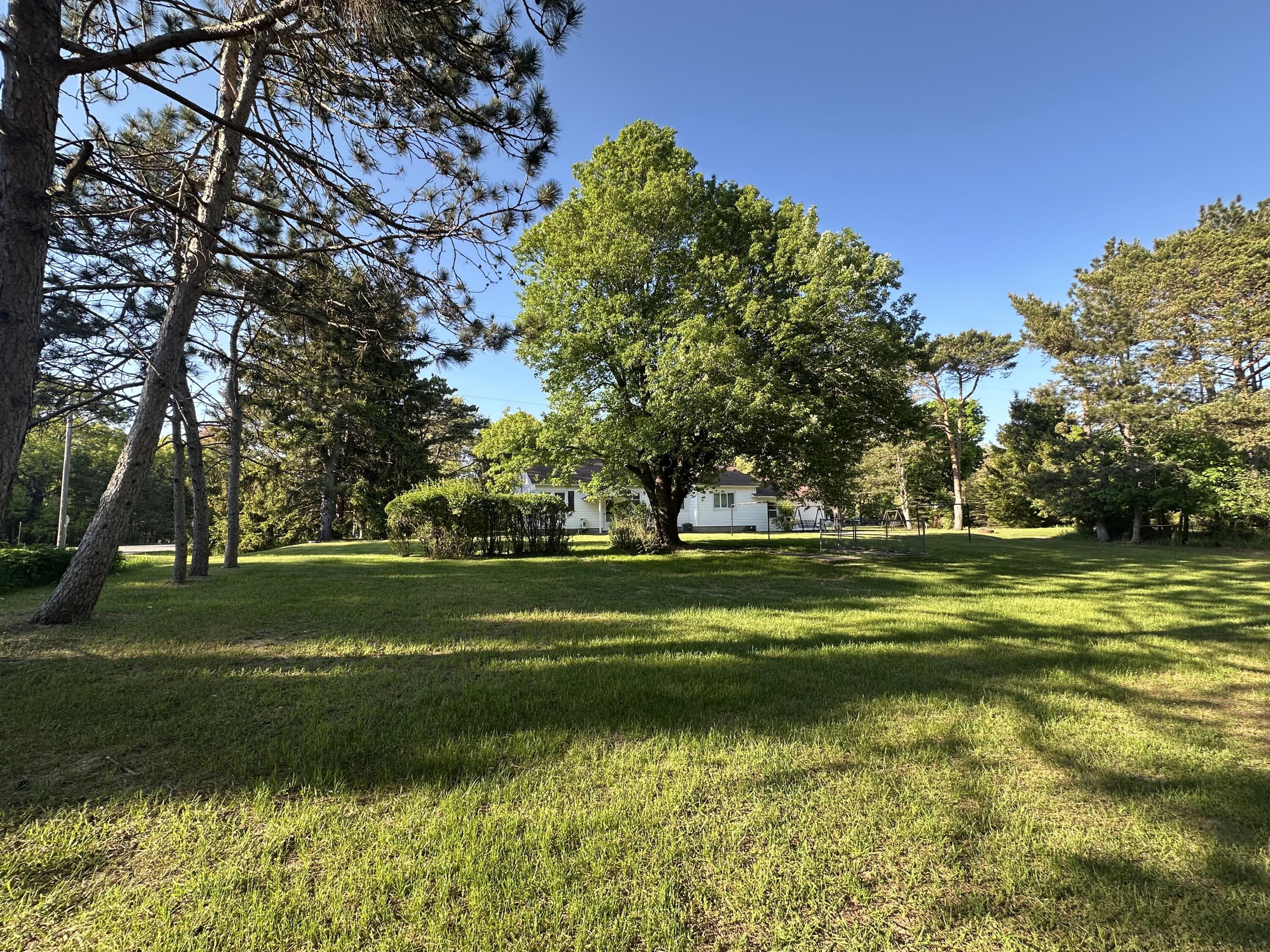 1735 Red Apple Road Manistee, MI 49660 - Photo 10 of 29 IMG_8389 (1)