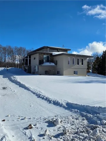 $489,000 | 10030 Hillside Terrace, Marcy, NY 13403