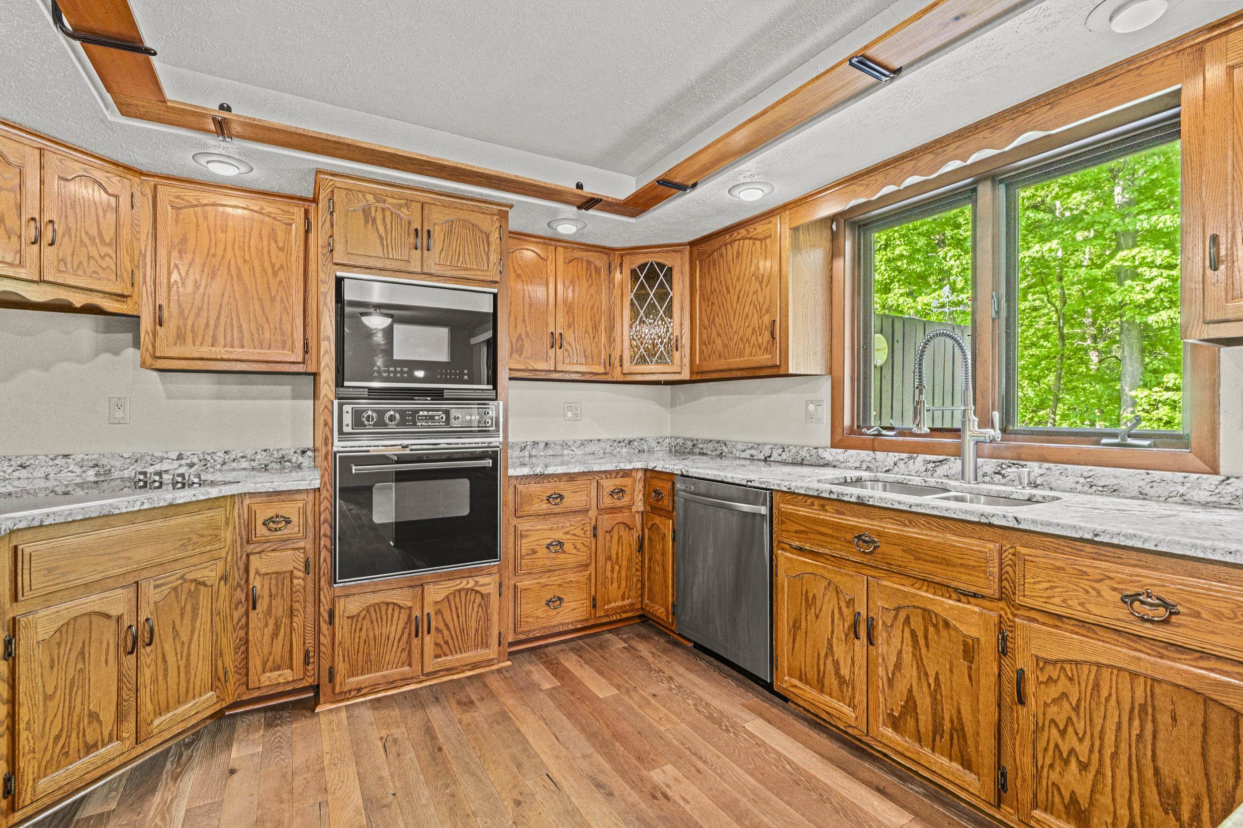 921 Divot Place Green Bay, WI 54313 - Photo 15 of 66